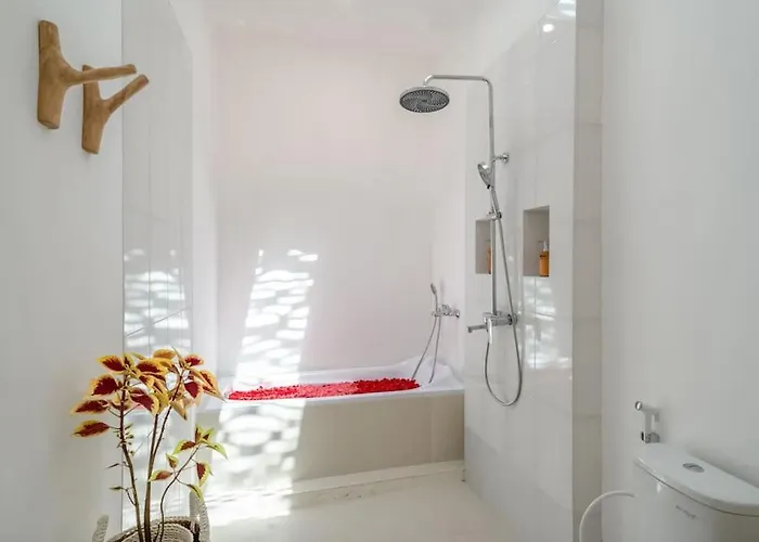 别墅 Villa Tolosa - Modern 3Br - Central Canggu Beach 坎古
