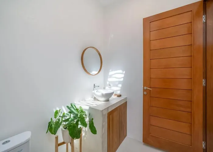 Villa Tolosa - Modern 3Br - Central Canggu Beach *